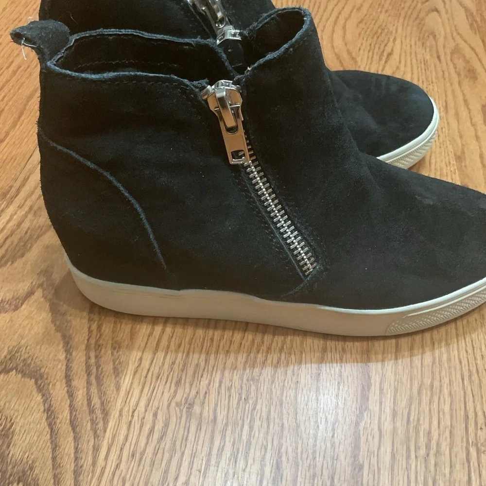 Steve Madden Wedgie Black suede with side zippers 8 medium